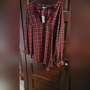 Women's Houndstooth Top - Black and Pink